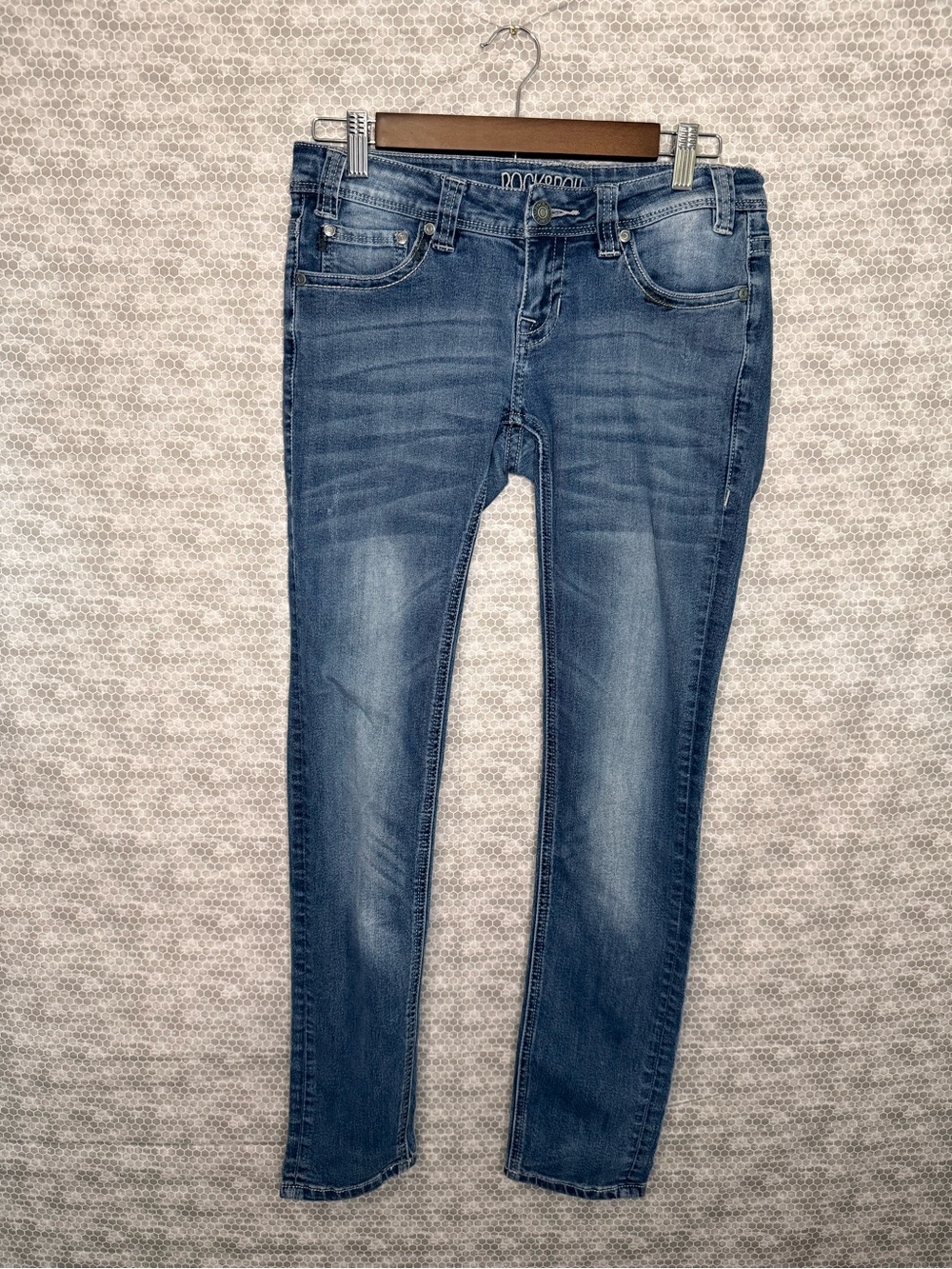 Rock & Roll Cowgirl Rival Low Rise Blue skinny jeans 26x32